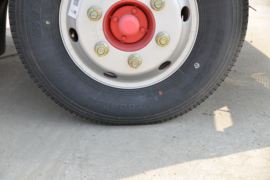 多利卡D6&nbsp;冷藏车底盘图片