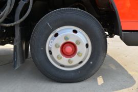 多利卡D6&nbsp;冷藏车底盘图片