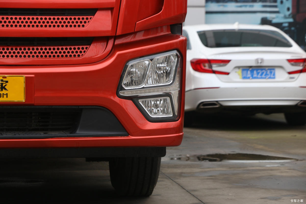 �ൺ��� JK6�п� 260���� 4X2 6.75�ײ�դʽ�ػ���(����)(CA5180CCYP28K1L4E6)���                                                