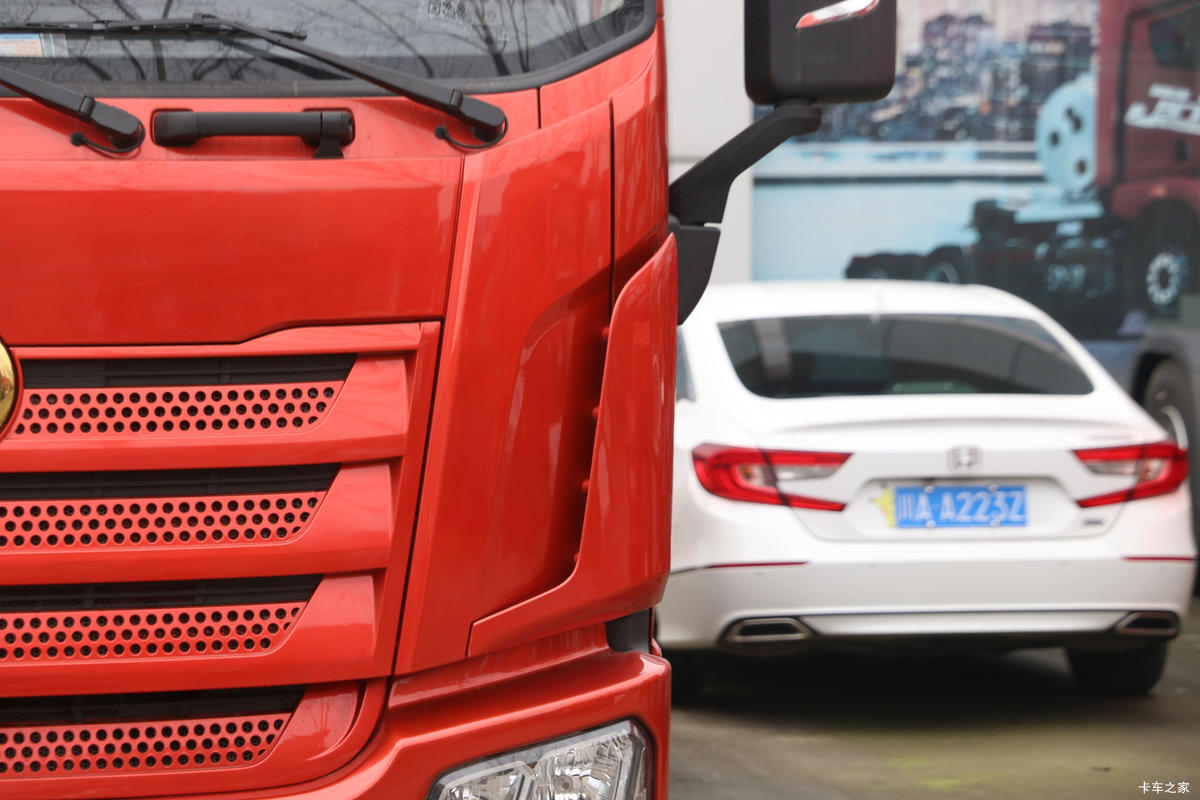 �ൺ��� JK6�п� 260���� 4X2 6.75�ײ�դʽ�ػ���(����)(CA5180CCYP28K1L4E6)���                                                