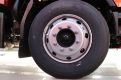 福田 时代领航ES5 金牛王 200马力 4X2 6.8米排半栏板载货车(国六)(BJ1184VKPFG-02)