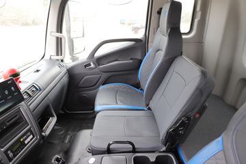  ŷR proϵ 2022 220 6.8 AMTԶʽػ()(BJ5186XXY-1M)ͼƬ