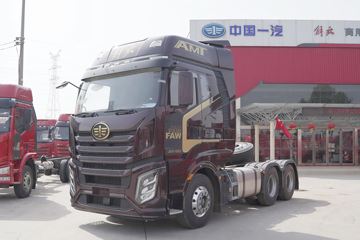 一汽解放 J6V重卡 560马力 6X4 AMT自动挡牵引车(国六)(CA4250P66K25T1E6)