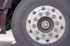 一汽解放 J6V重卡 560马力 6X4 AMT自动挡牵引车(国六)(CA4250P66K25T1E6)