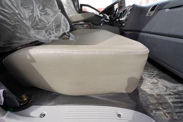 �й�����HOWO ���� 130���� 4.15��AMT�Զ�����ʽ�Ῠ(����)ͼƬ