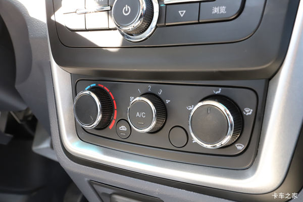 金卡S30载货车限时促销中 优惠0.2万