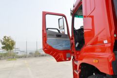 三环十通 昊龙 舒适版 260马力 8X2 8米栏板载货车(国六)(STQ1312L16Y4A6)