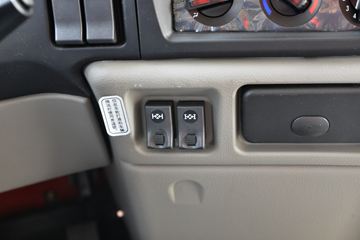 ����ʮͨ ��� ���ʰ� 270���� 8X4 7.2�ײ�դʽ�ػ���(����)(9��)(STQ5319CCYB6)ͼƬ