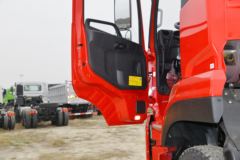 东风商用车 天龙VL重卡 300马力 6X4 9.76米栏板载货车(DFH1250AX7)