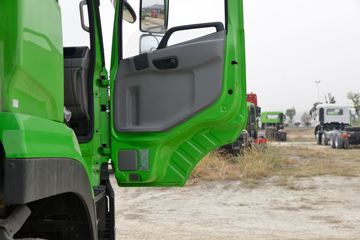 �������ó� ����KC�ؿ� 350���� 8X4 5.6����ж��(����)ͼƬ