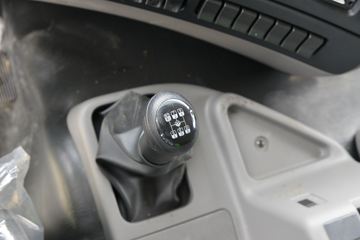 �������ó� ����KC�ؿ� 350���� 8X4 5.6����ж��(����)ͼƬ