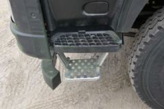 东风商用车 天龙KC重卡 350马力 8X4 5.6米自卸车(国六)