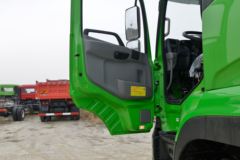 东风商用车 天龙KC重卡 350马力 8X4 5.6米自卸车(国六)