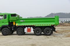 东风商用车 天龙KC重卡 350马力 8X4 5.6米自卸车(国六)