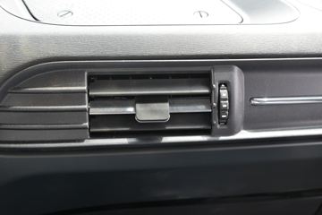 �������ó� ���KR 300���� 4X2 ǣ����(����)ͼƬ