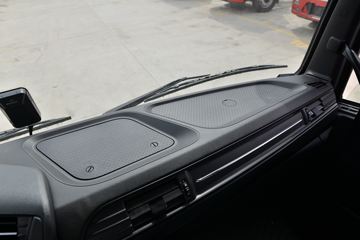 �������ó� ���KR 300���� 4X2 ǣ����(����)ͼƬ