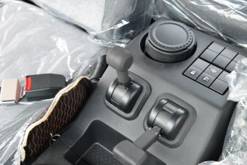 �������ó� ���KR 300���� 4X2 ǣ����(����)ͼƬ