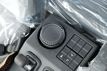 �������ó� ���KR 300���� 4X2 ǣ����(����)ͼƬ