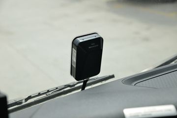 �������ó� ���KR 300���� 4X2 ǣ����(����)ͼƬ