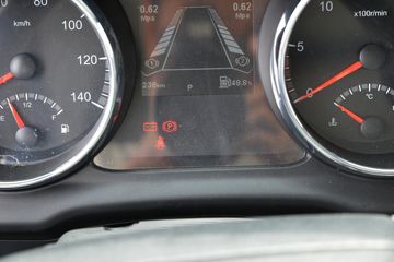 �������ó� ���KR 300���� 4X2 ǣ����(����)ͼƬ