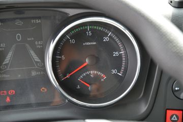 �������ó� ���KR 300���� 4X2 ǣ����(����)ͼƬ