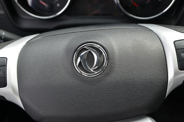 �������ó� ���KR 300���� 4X2 ǣ����(����)ͼƬ