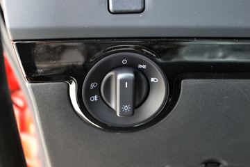 �������ó� ���KR 300���� 4X2 ǣ����(����)ͼƬ