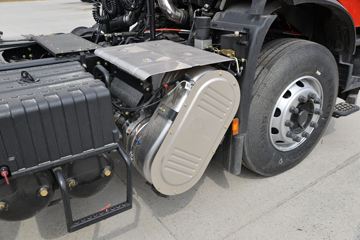 �������ó� ���KR 300���� 4X2 ǣ����(����)ͼƬ