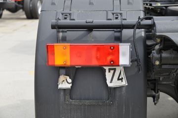 �������ó� ���KR 300���� 4X2 ǣ����(����)ͼƬ