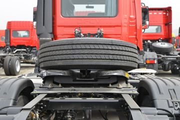 �������ó� ���KR 300���� 4X2 ǣ����(����)ͼƬ