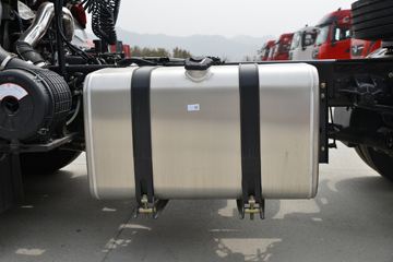 �������ó� ���KR 300���� 4X2 ǣ����(����)ͼƬ