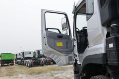 东风商用车 新天龙KC重卡 385马力 8X4 6.2米自卸车(国六)
