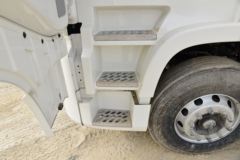东风商用车 天龙KX 旗舰王者 465马力 8X4 9.5米 AMT自动挡栏板载货车(国六)(DFH1320C)