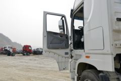 东风商用车 天龙KX 旗舰王者 465马力 8X4 9.5米 AMT自动挡栏板载货车(国六)(DFH1320C)