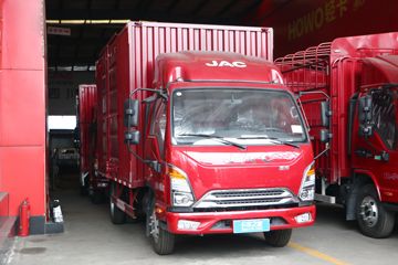 江淮 康铃J5 豪华版 143马力 4.15米单排厢式轻卡(国六)(HFC5045XXYP22K1C7S)