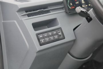 Զ�� ����V6E 3T 2.8�״��綯��ջ���38.64kWhͼƬ
