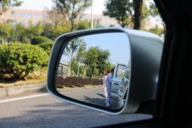 EC55&nbsp;电动封闭厢货驾驶室图片