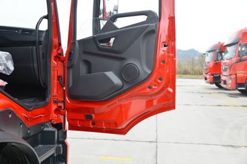 �������ó� ���KR ��Ӣ�� 210���� 4X2 6.8�������ػ���(����)(ƽ��)ͼƬ