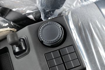 �������ó� ���KR ��Ӣ�� 210���� 4X2 6.8�������ػ���(����)(ƽ��)ͼƬ