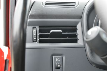�������ó� ���KR ��Ӣ�� 210���� 4X2 6.8�������ػ���(����)(ƽ��)ͼƬ
