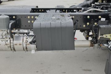 �������ó� ���KR ��Ӣ�� 210���� 4X2 6.8�������ػ���(����)(ƽ��)ͼƬ