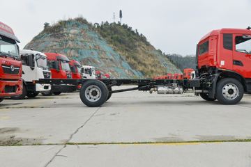 �������ó� ���KR ��Ӣ�� 210���� 4X2 6.8�������ػ���(����)(ƽ��)ͼƬ