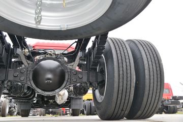 �������ó� ���KR ��Ӣ�� 210���� 4X2 6.8�������ػ���(����)(ƽ��)ͼƬ