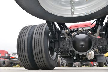 �������ó� ���KR ��Ӣ�� 210���� 4X2 6.8�������ػ���(����)(ƽ��)ͼƬ