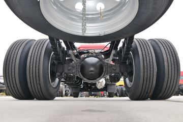 �������ó� ���KR ��Ӣ�� 210���� 4X2 6.8�������ػ���(����)(ƽ��)ͼƬ