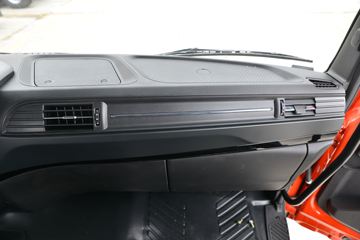 �������ó� ���KR ��Ӣ�� 210���� 4X2 6.8�������ػ���(����)(�߶�)ͼƬ