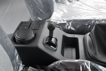 �������ó� ���KR ��Ӣ�� 210���� 4X2 6.8�������ػ���(����)(�߶�)ͼƬ