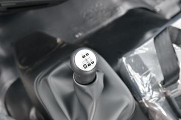 �������ó� ���KR ��Ӣ�� 210���� 4X2 6.8�������ػ���(����)(�߶�)ͼƬ