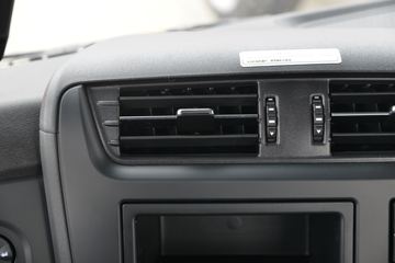 �������ó� ���KR ��Ӣ�� 210���� 4X2 6.8�������ػ���(����)(�߶�)ͼƬ