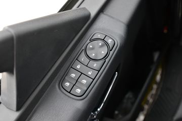 �������ó� ���KR ��Ӣ�� 210���� 4X2 6.8�������ػ���(����)(�߶�)ͼƬ